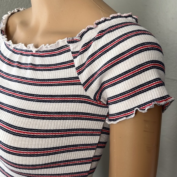 Timing Crop Top - Picture 5 of 9